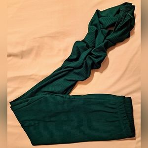 Green Ribbed And Ruched Leggings